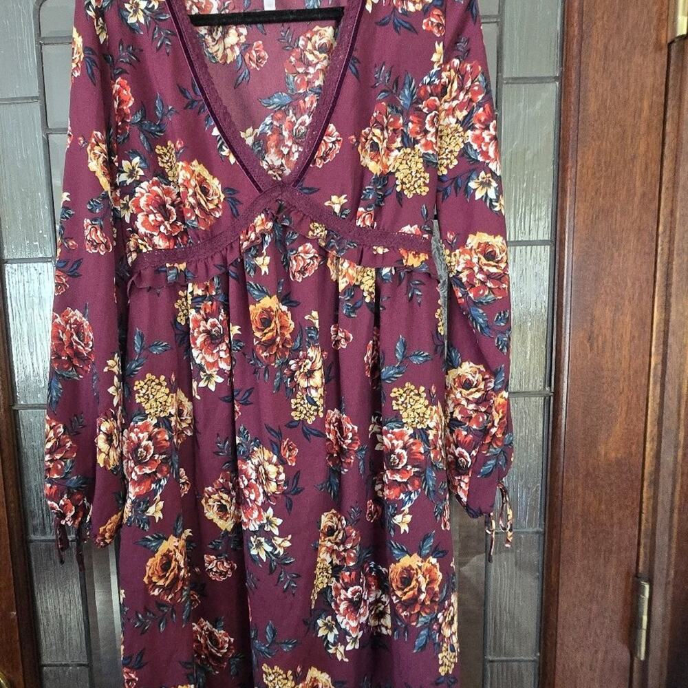 Xhilaration Burgundy Floral Dress Size Large – Long Sleeve Above Knee